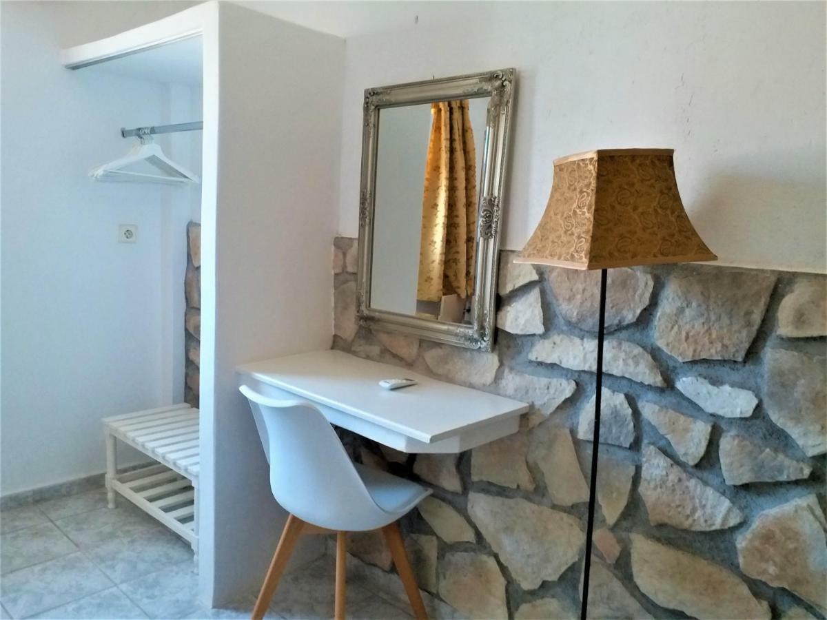 Bougainvillea Suites Kamári المظهر الخارجي الصورة